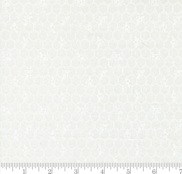 Honeycomb Novelty Bees Blender Wild Honey Daisy White 5253 21 by Lella Boutique from Moda by the yard